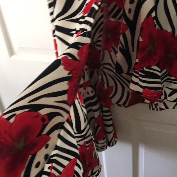 Asyemtrical  skirt w tag - Picture 5 of 5